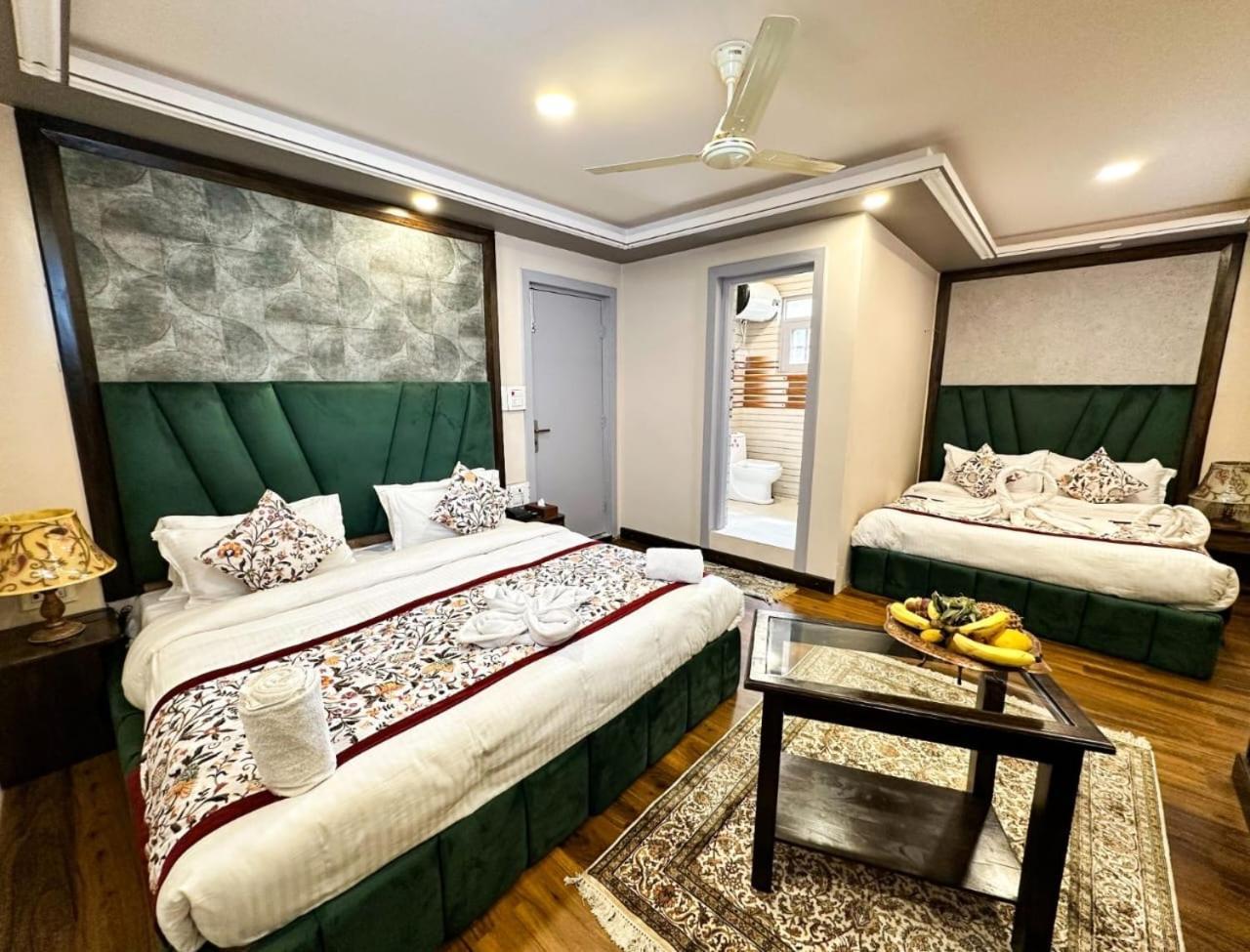 Srinagar Group Of Hotels Extérieur photo