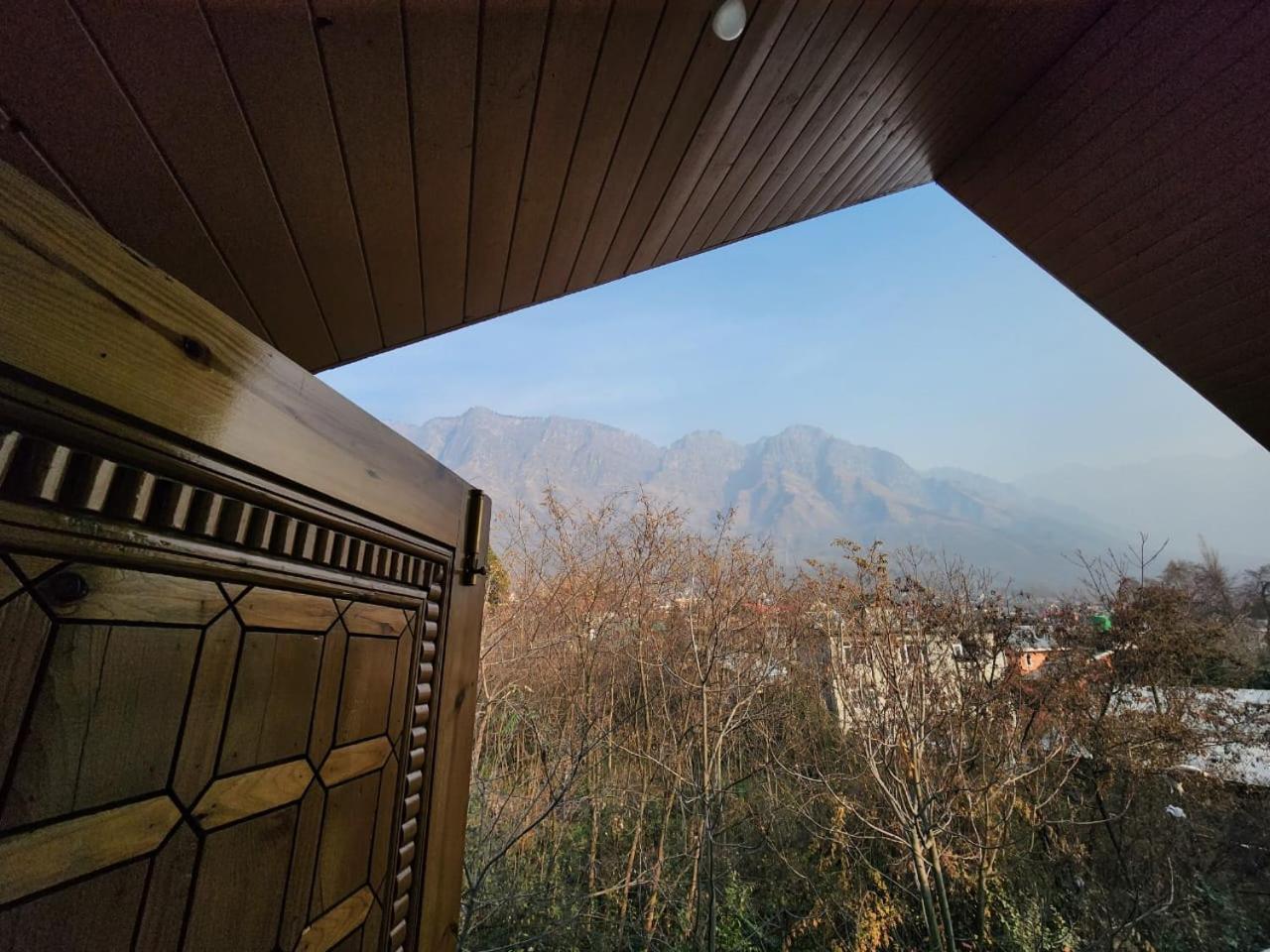 Srinagar Group Of Hotels Extérieur photo