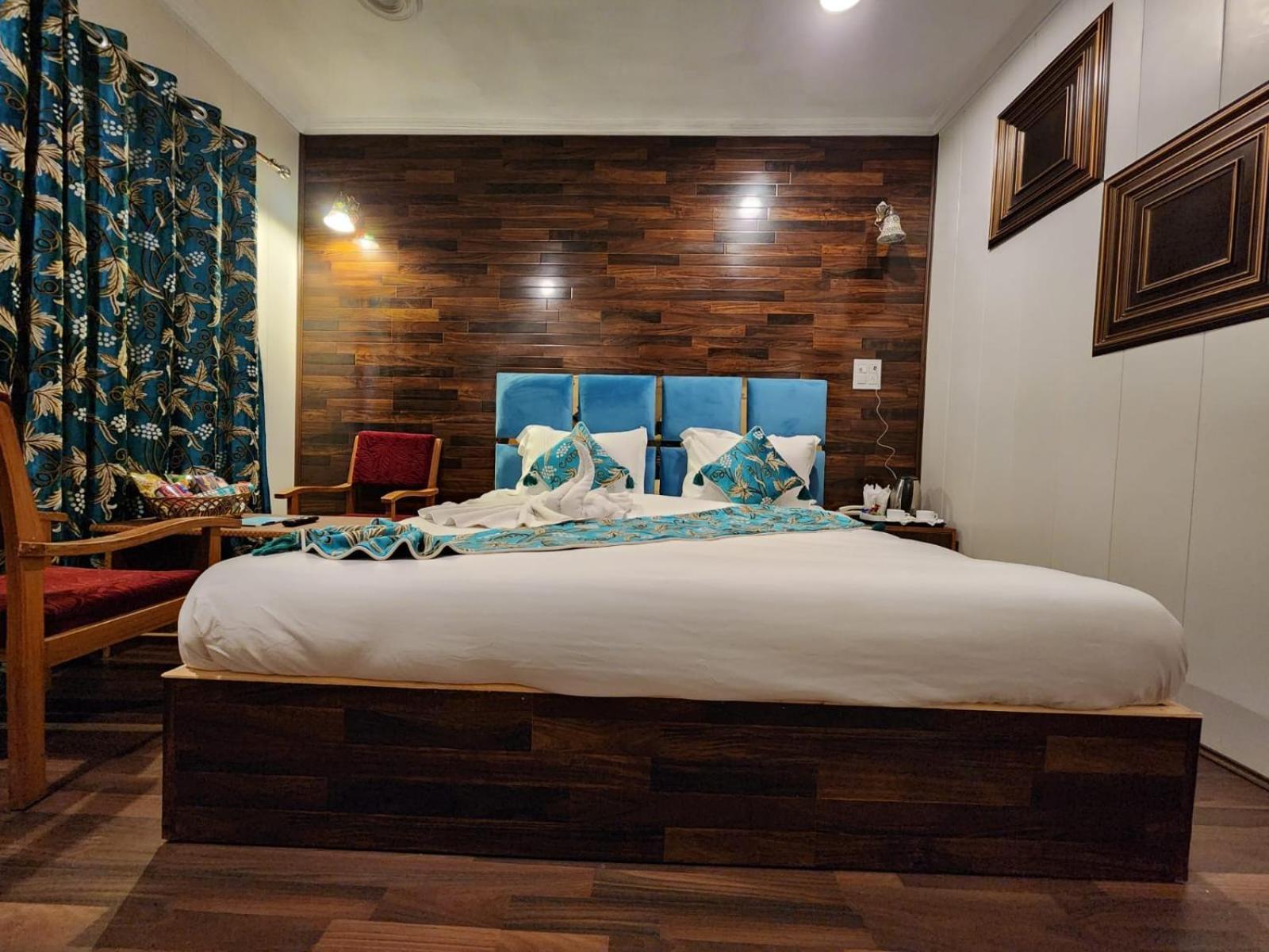 Srinagar Group Of Hotels Extérieur photo